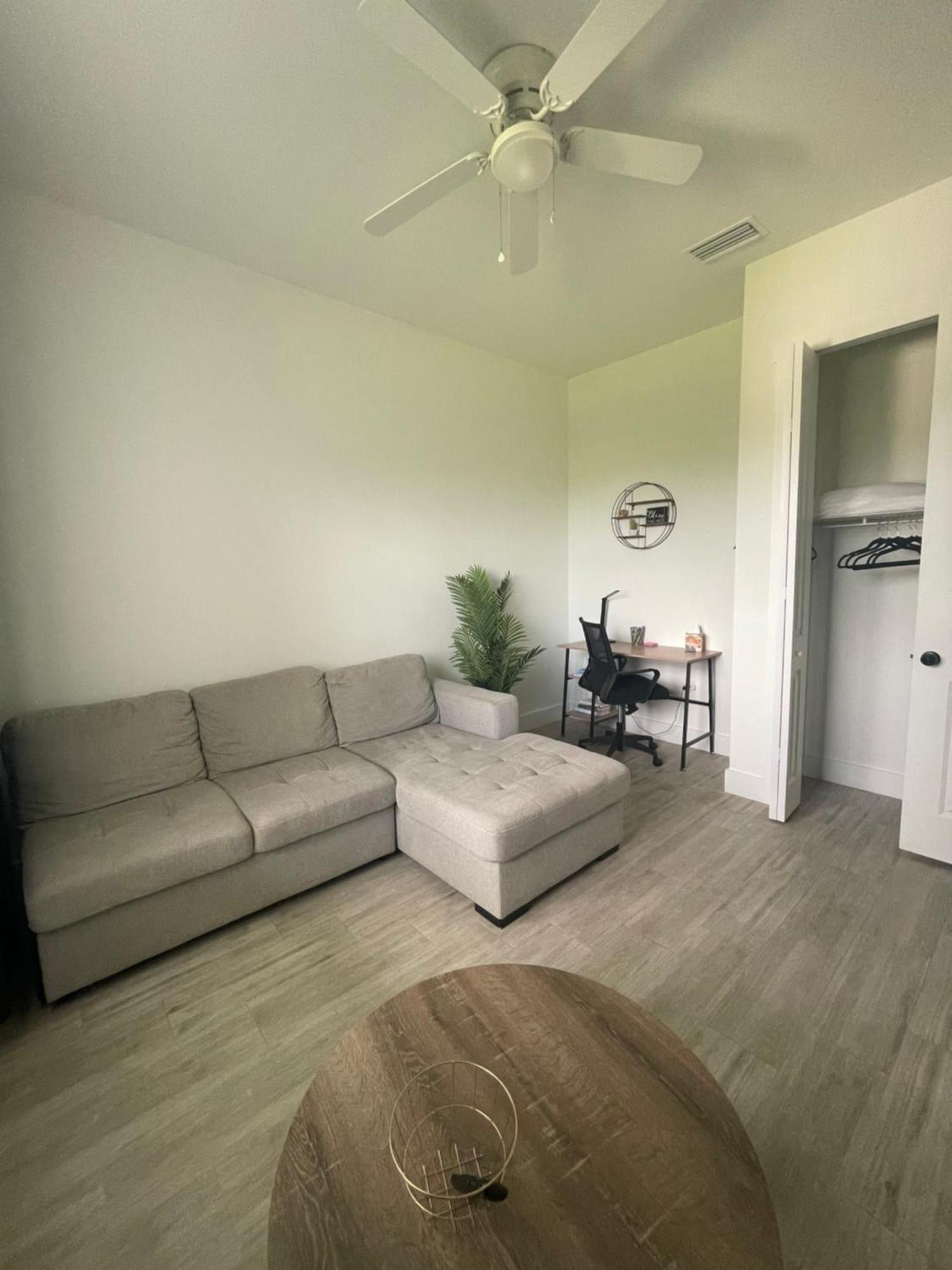 Casa Blanca Private Suite Lehigh Acres Esterno foto